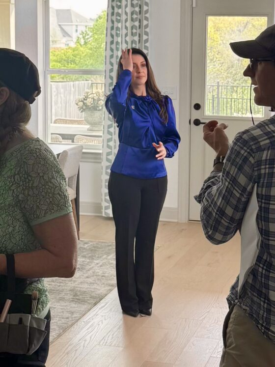 Bilingual Actress